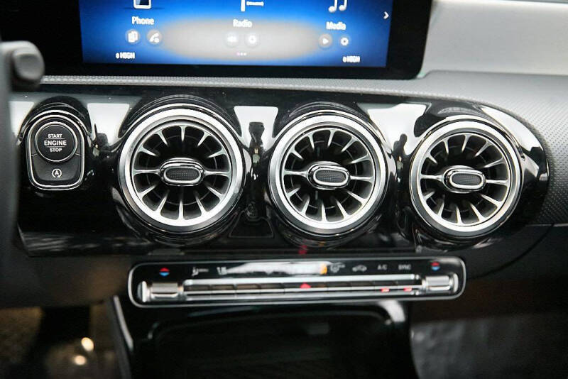 2025 Mercedes-Benz CLA CLA 250 4MATIC