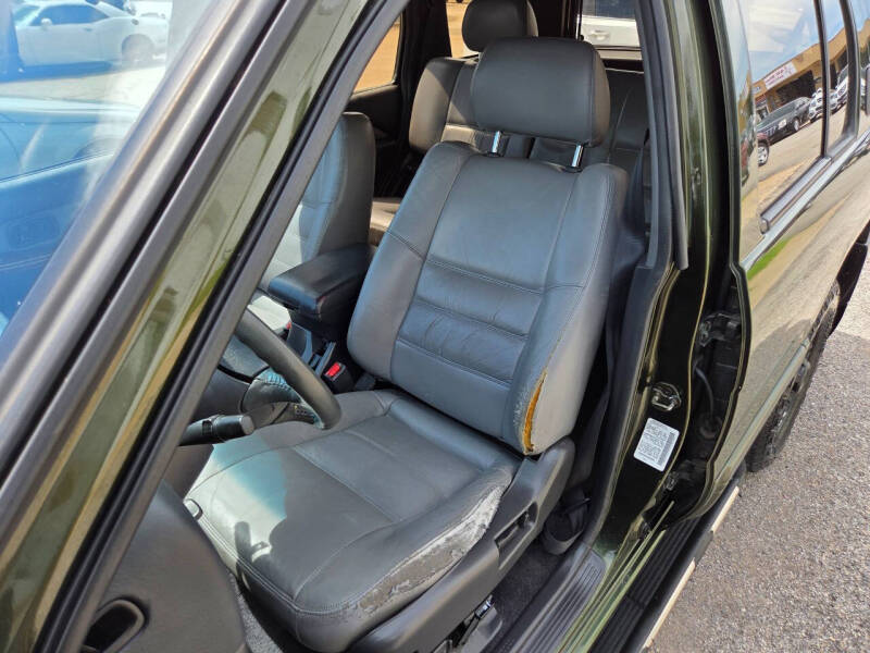1996 Nissan Pathfinder LE
