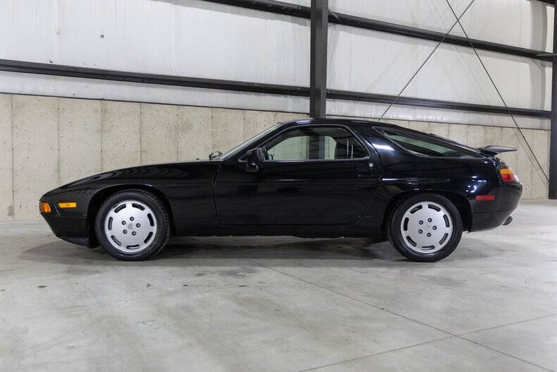 1987 Porsche 928 S4