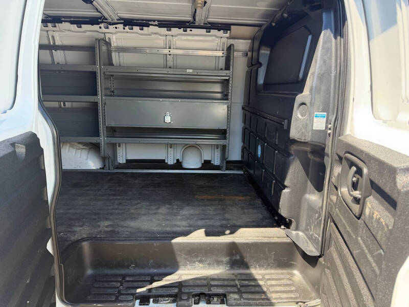2022 GMC Savana 2500