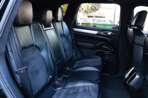 2013 Porsche Cayenne GTS