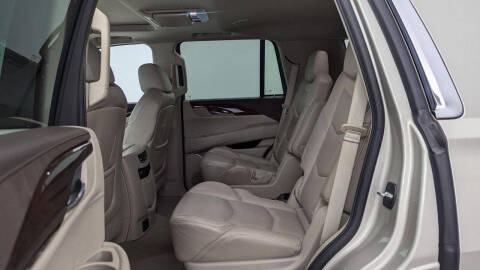 2016 Cadillac Escalade Luxury Collection