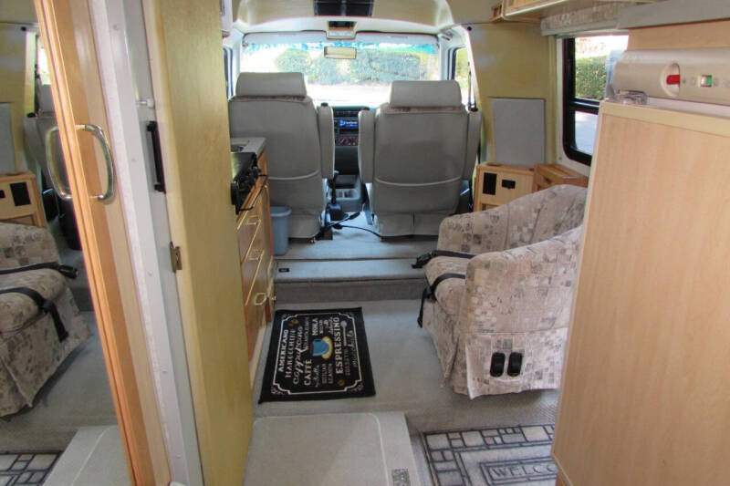 2001 Winnebago Rialta