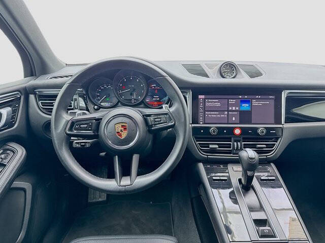 2025 Porsche Macan