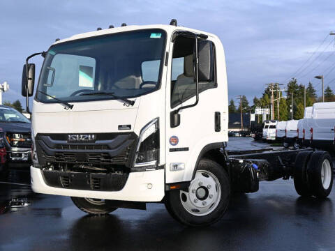 2025 Isuzu NPR-HD