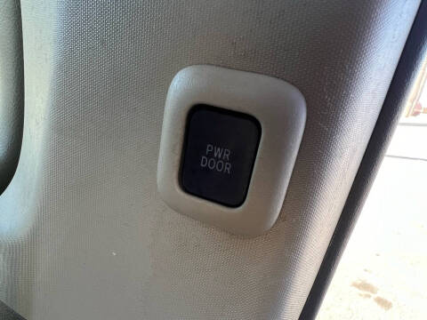 2014 Toyota Sienna LE 8-Passenger