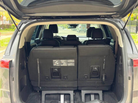 2023 Kia Carnival LX
