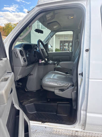 2013 Ford E-Series E-350 SD