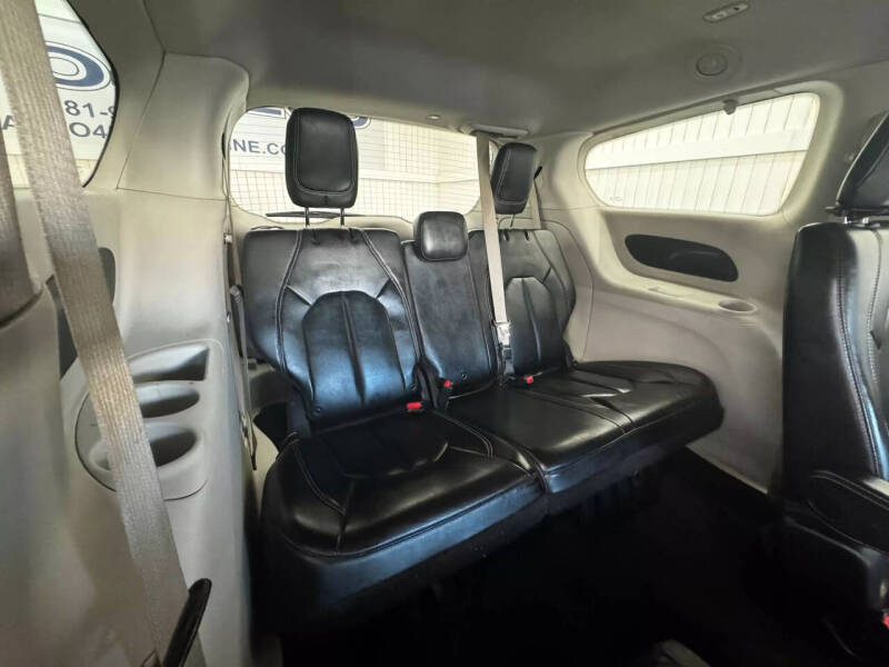 2020 Chrysler Voyager LXi