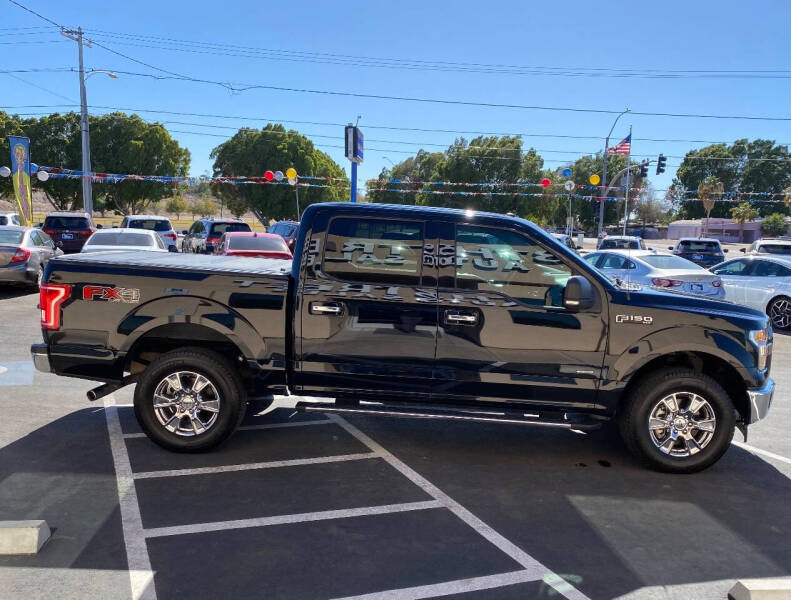 2017 Ford F-150 XLT photo 4