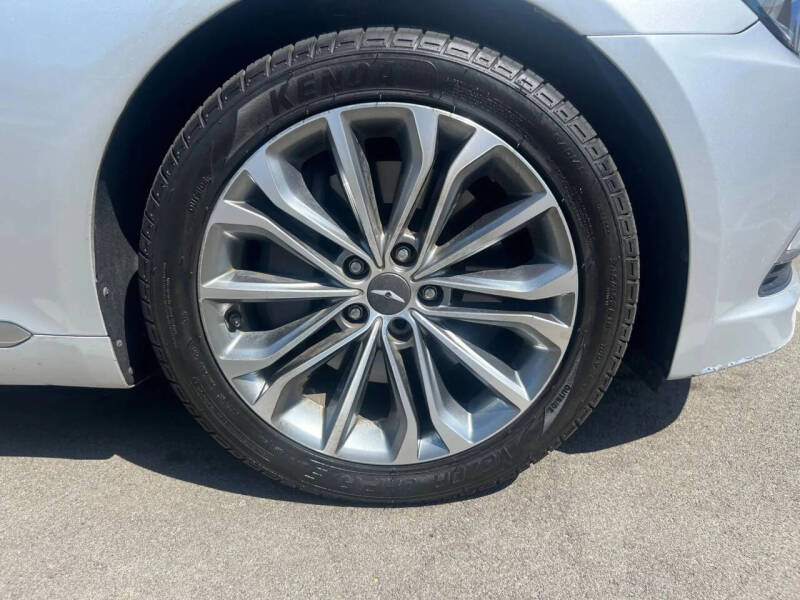 2017 Genesis G80
