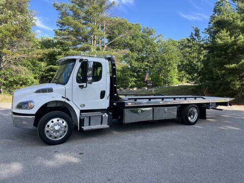 2022 Freightliner M2 106