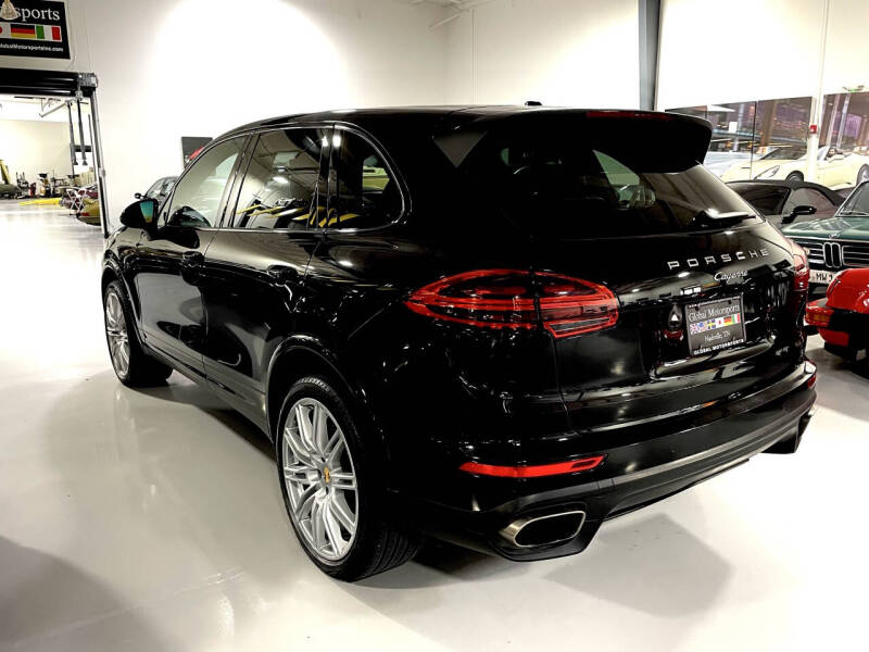 2018 Porsche Cayenne Platinum Edition