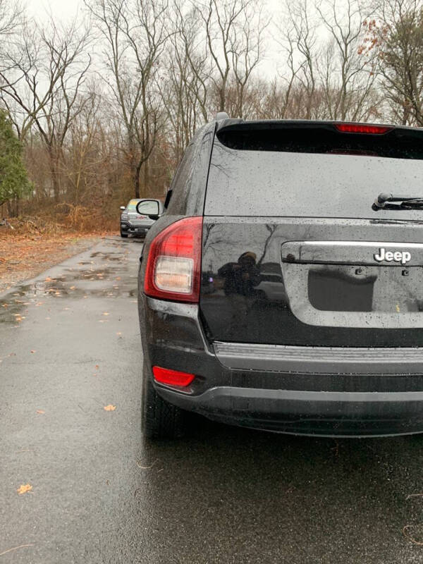 2014 Jeep Compass Latitude photo 28