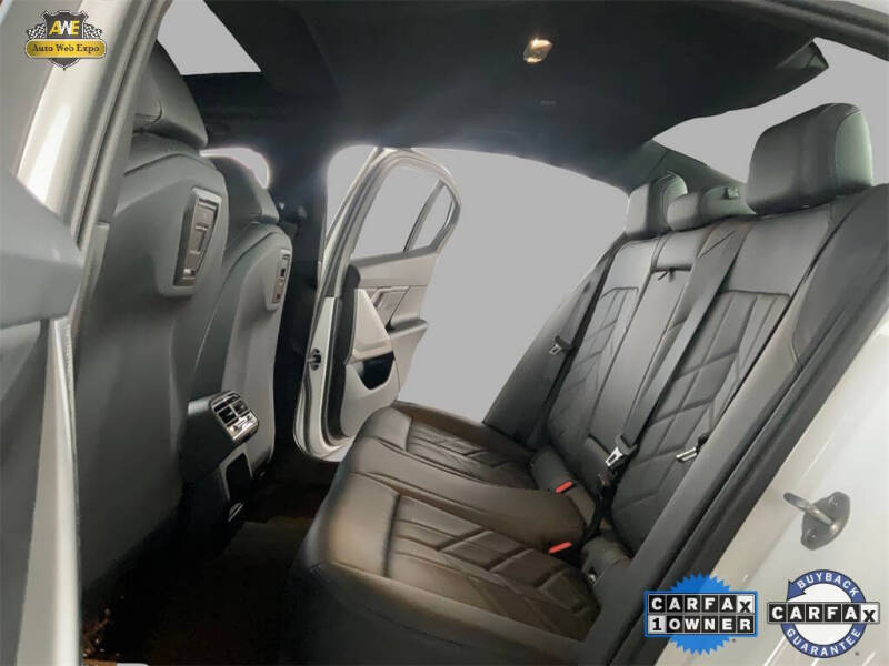 2025 BMW 5 Series 530i