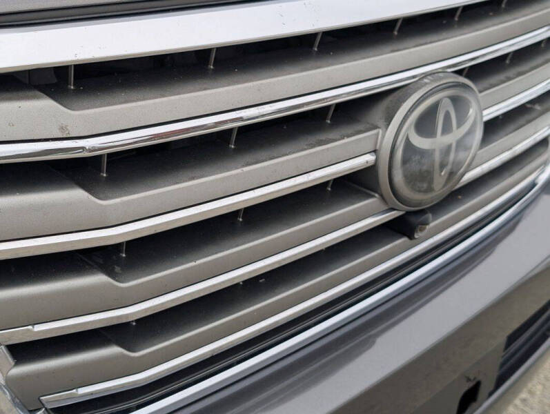 2013 Toyota Land Cruiser