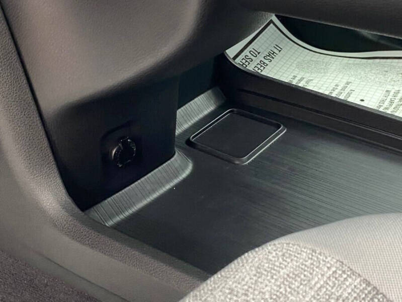 2025 Toyota Sienna LE 8-Passenger