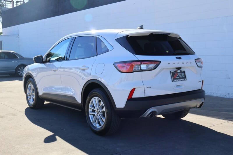 2021 Ford Escape Hybrid SE