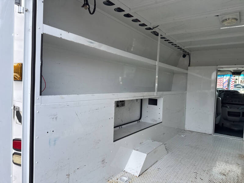 2010 Ford E-Series E-350 SD