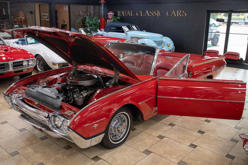 1962 Ford Thunderbird