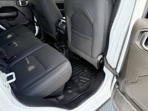 2023 Jeep Gladiator Sport S