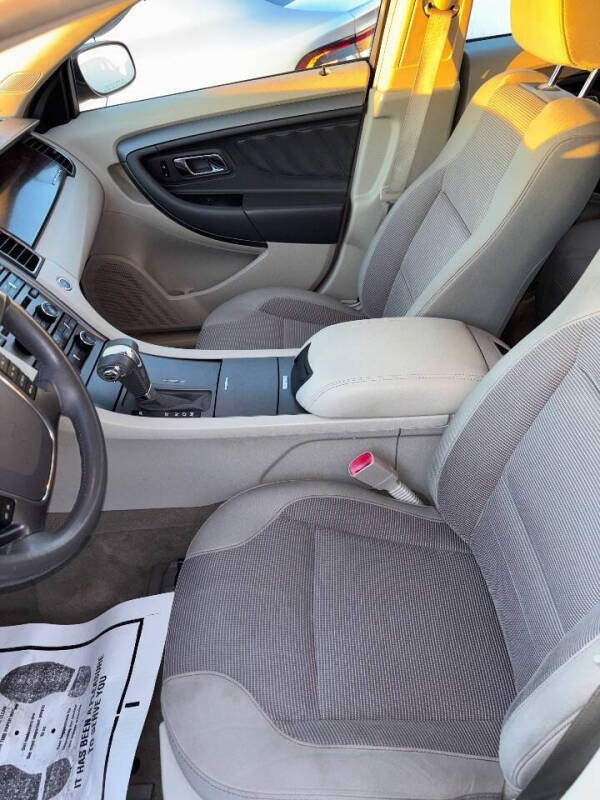 2011 Ford Taurus SEL