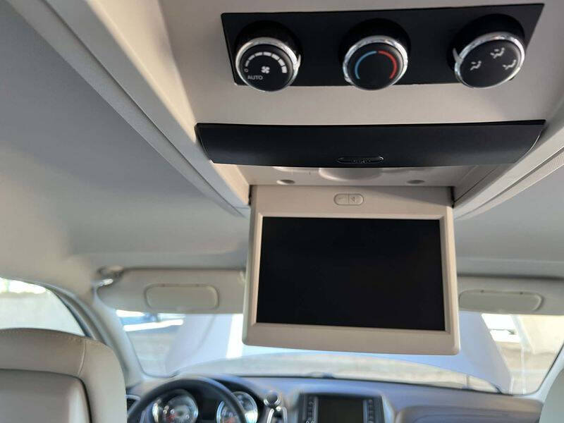 2016 Chrysler Town and Country Touring-L