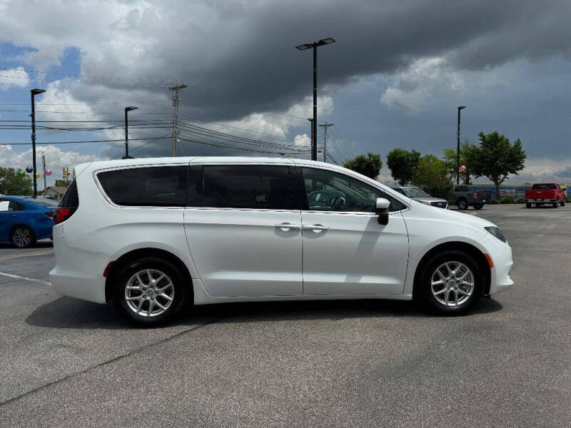 Used 2021 Chrysler Voyager LX with VIN 2C4RC1CG4MR555333 for sale in Knoxville, TN