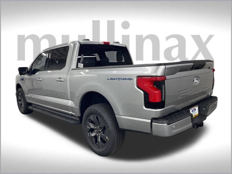 2025 Ford F-150 Lightning Flash