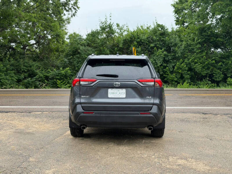 2020 Toyota RAV4 XLE
