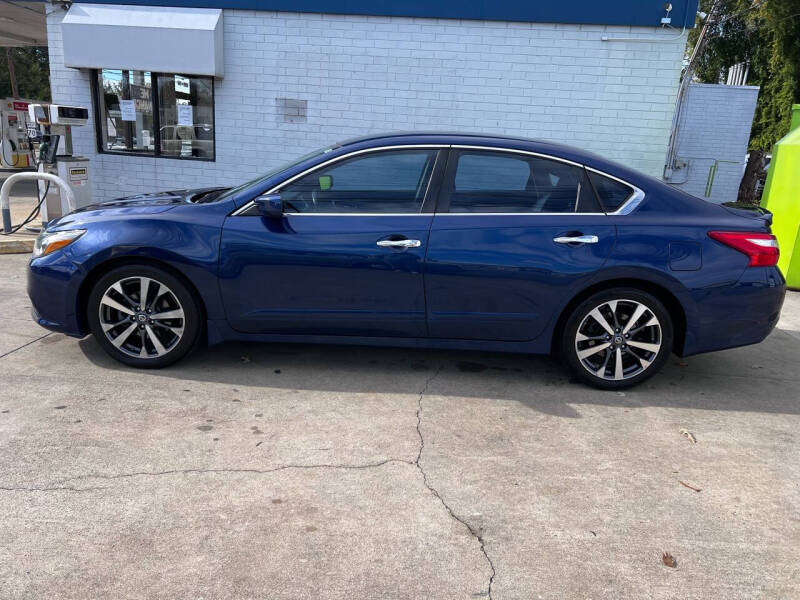 2016 Nissan Altima SR photo 3