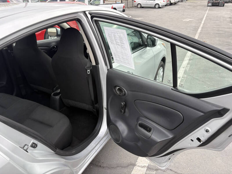 2017 Nissan Versa 1.6 S