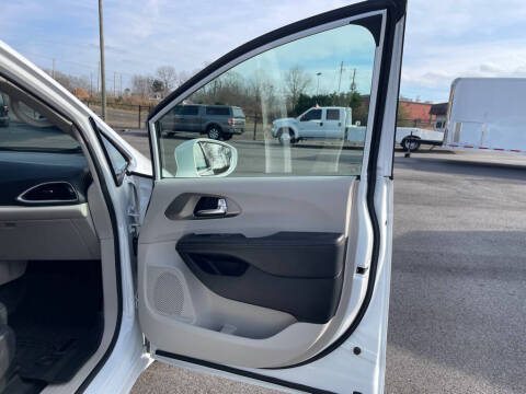 2020 Chrysler Pacifica Touring L