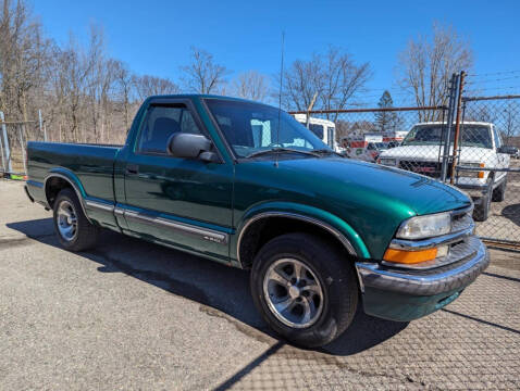 2000 Chevrolet S-10 for sale at JEREMY'S AUTOMOTIVE AND PERFORMANCE in Casco MI