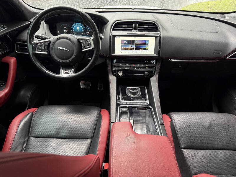 2018 Jaguar F-PACE S