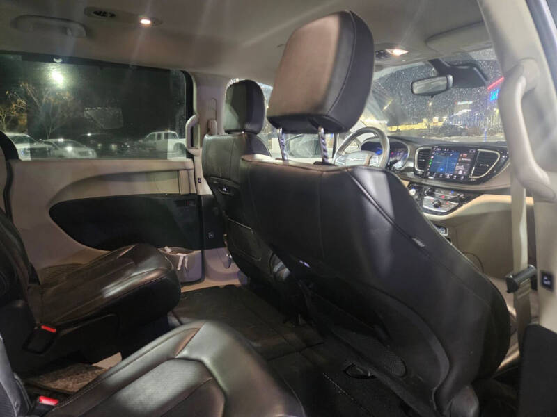 2023 Chrysler Pacifica Touring L