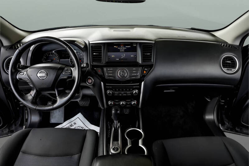2019 Nissan Pathfinder SV