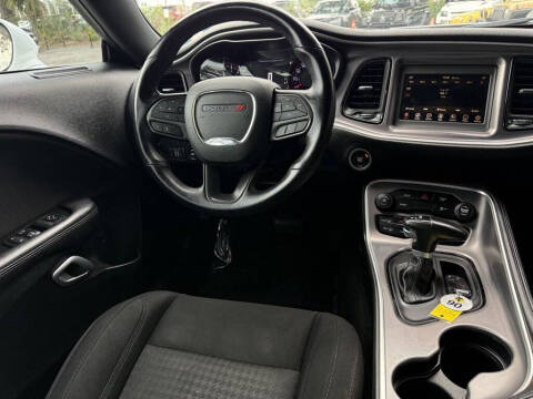 2021 Dodge Challenger SXT