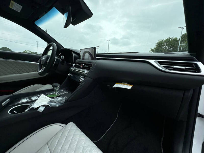 2025 Genesis G70
