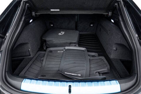 2024 Porsche Taycan GTS Sport Turismo