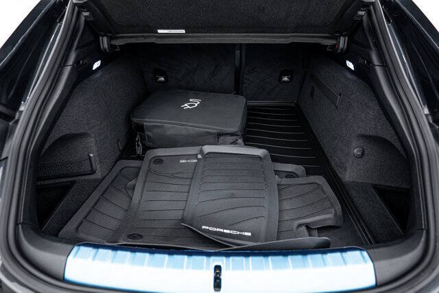 2024 Porsche Taycan GTS Sport Turismo