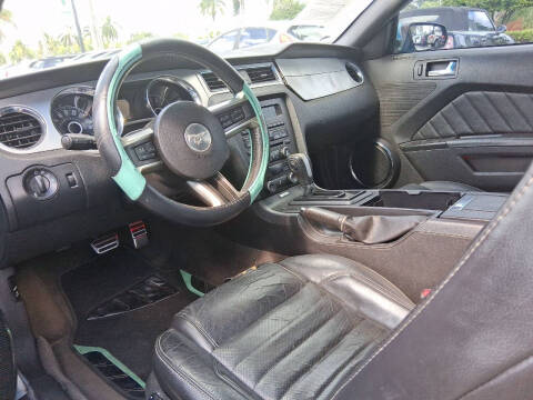 2014 Ford Mustang V6