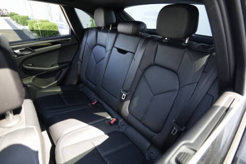 2023 Porsche Macan T