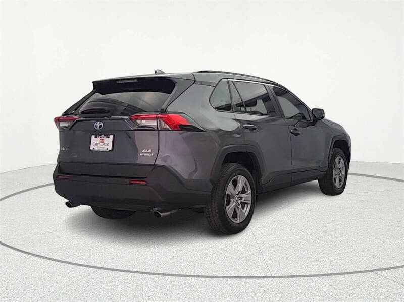 2022 Toyota RAV4 Hybrid XLE