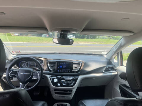 2017 Chrysler Pacifica Touring-L