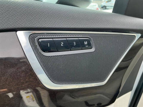2019 Volvo XC90 T6 Momentum