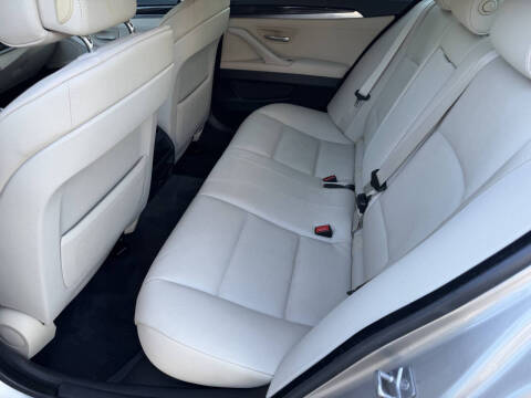 2012 BMW 5 Series 528i