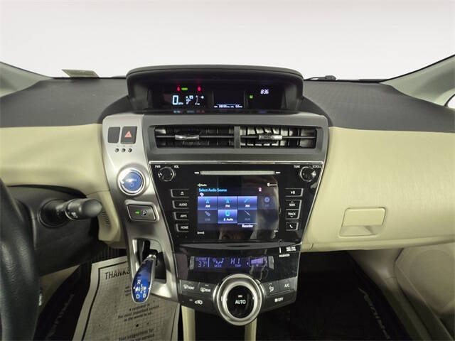 2017 Toyota Prius v Four