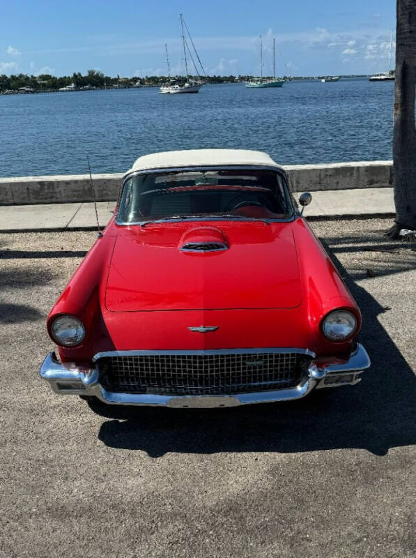 1957 Ford Thunderbird