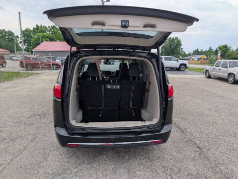 2017 Chrysler Pacifica Touring-L